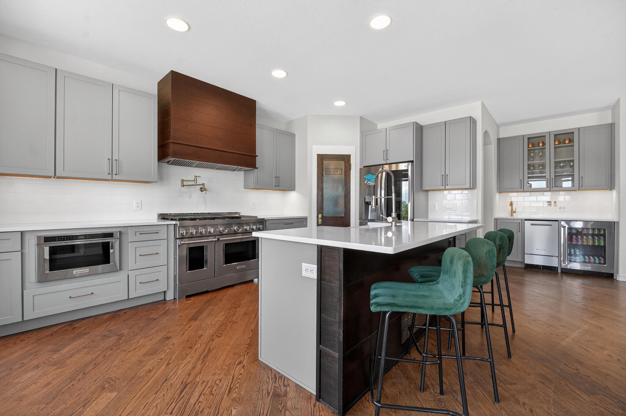 Fully Renovated Chef's Kitchen